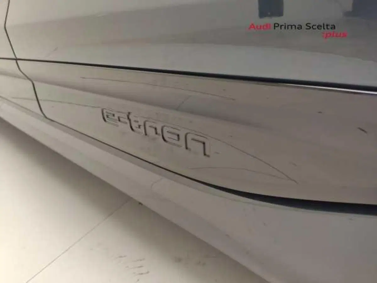 Audi A6 Avant e-Tron usata a Avellino (12)