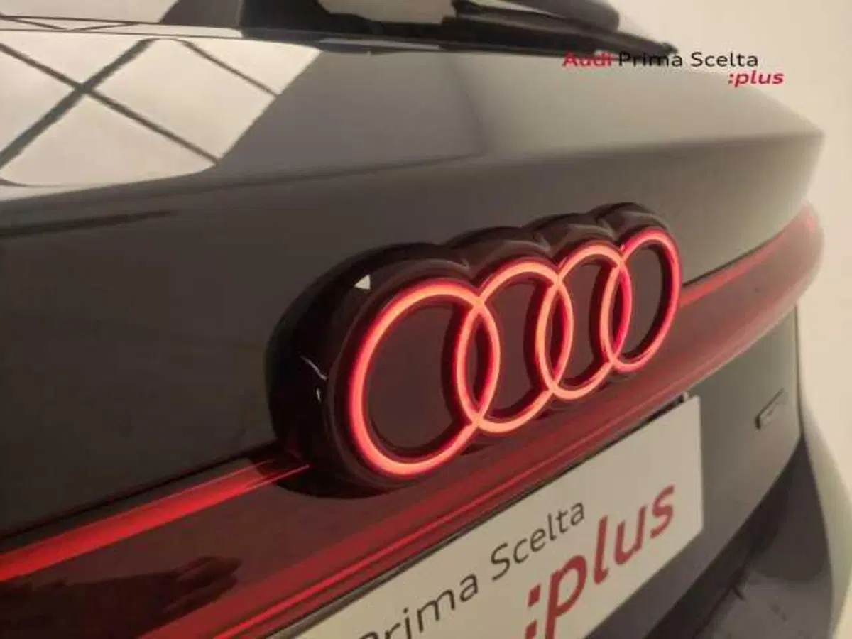Audi A6 Avant e-Tron usata a Avellino (17)
