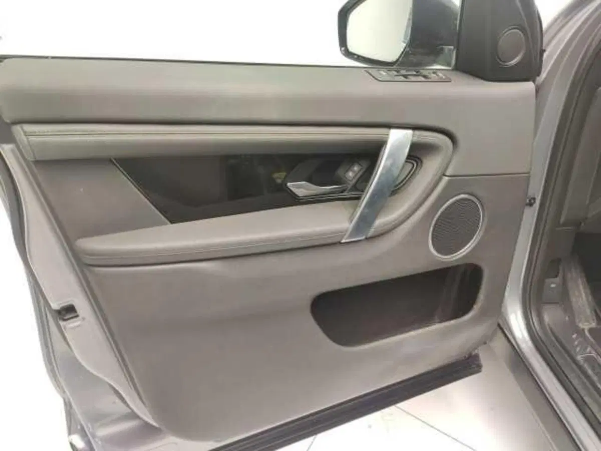 Land Rover Discovery Sport usata a Avellino (16)