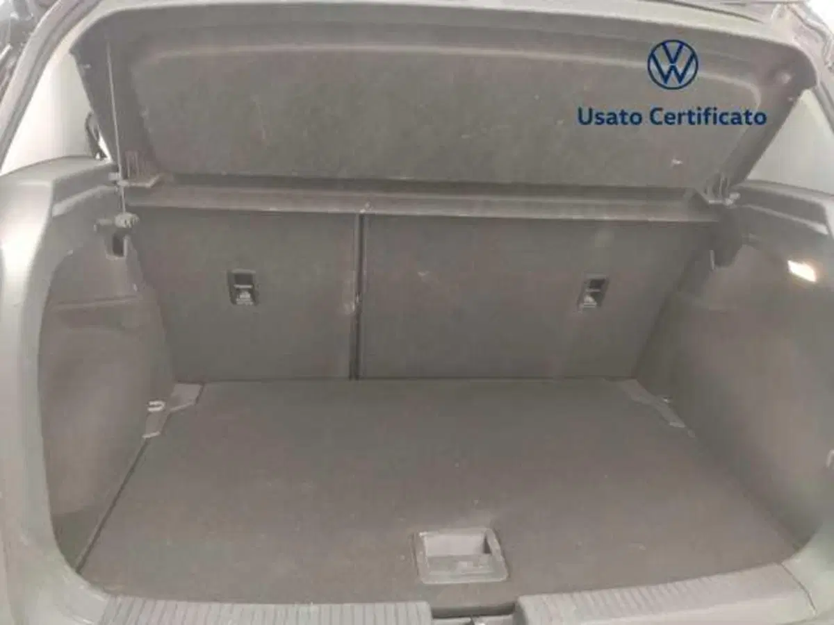 Volkswagen T-Cross usata a Avellino (12)