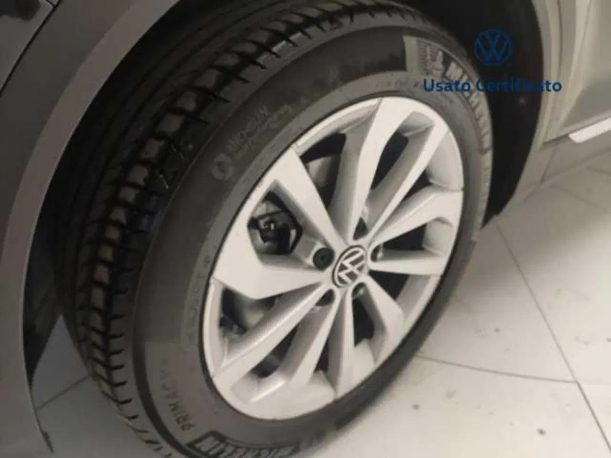 Volkswagen T-Roc usata a Avellino (11)