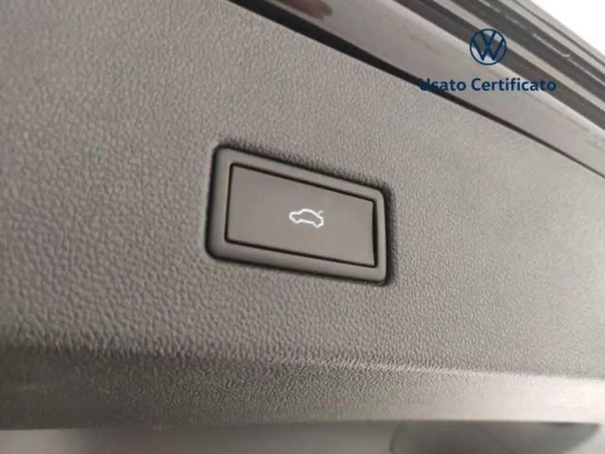 Volkswagen T-Roc usata a Avellino (14)