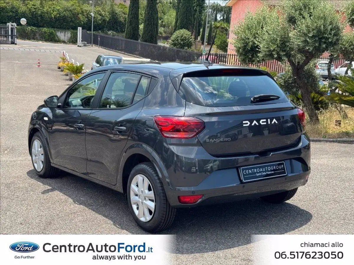 Dacia Sandero usata a Roma (3)