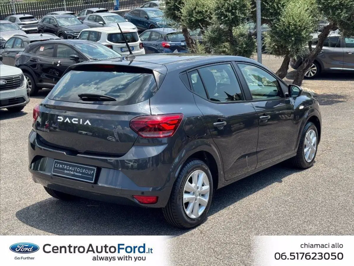 Dacia Sandero usata a Roma (5)