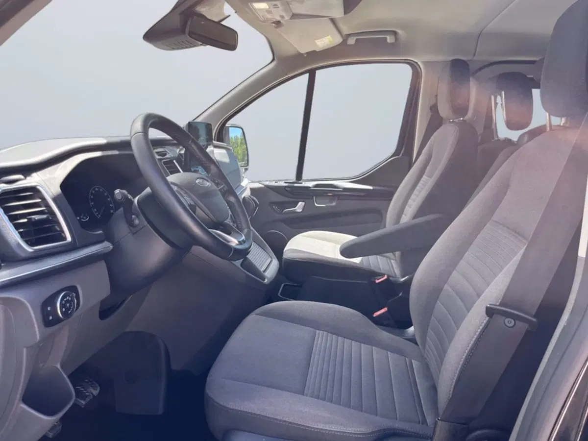 Ford Tourneo Custom usata a Milano (10)