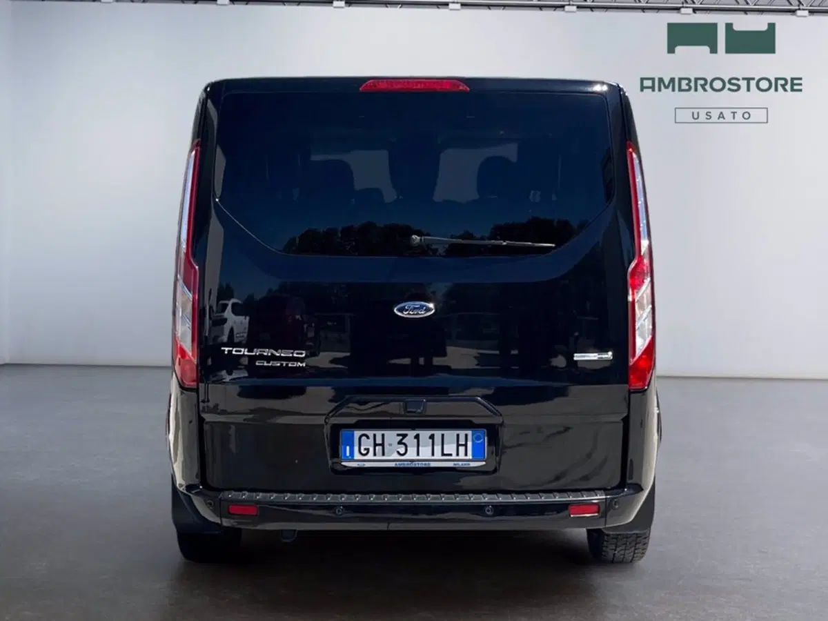 Ford Tourneo Custom usata a Milano (4)
