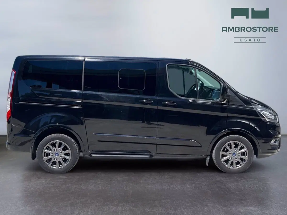 Ford Tourneo Custom usata a Milano (6)