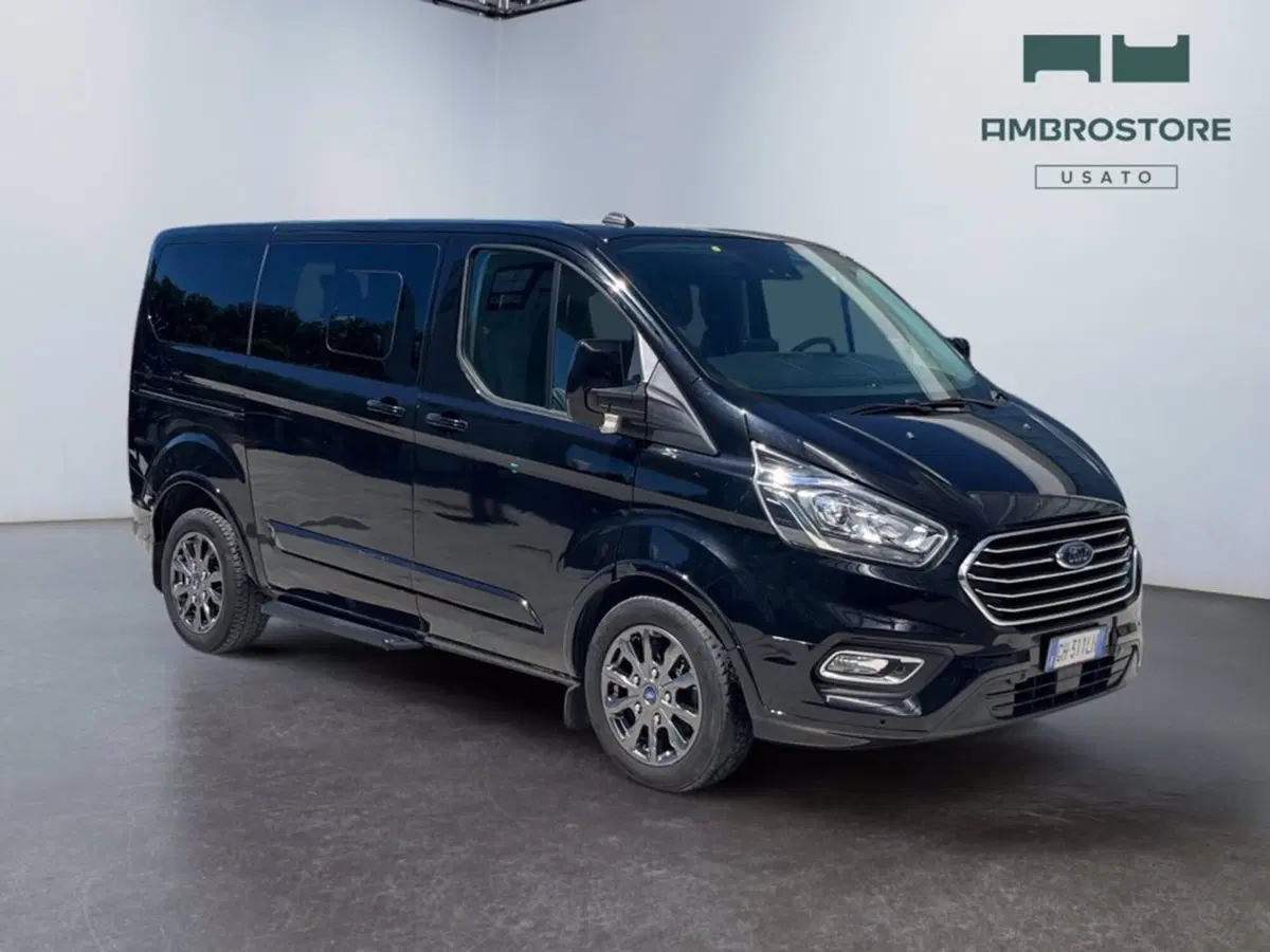 Ford Tourneo Custom usata a Milano (7)