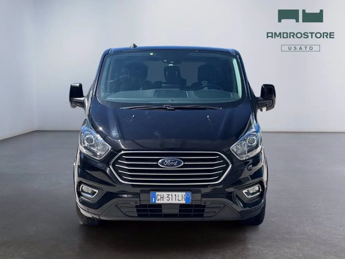 Ford Tourneo Custom usata a Milano (8)
