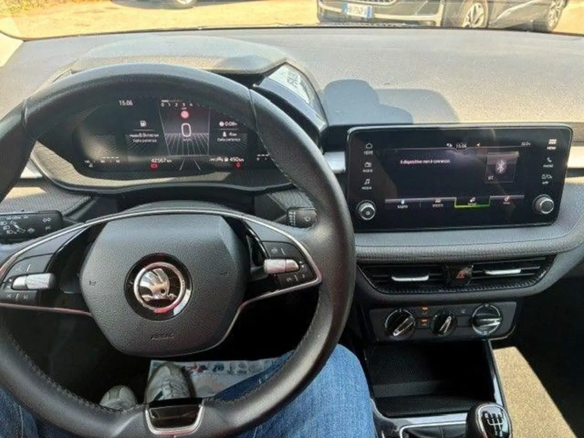 Skoda Fabia usata a Milano (13)