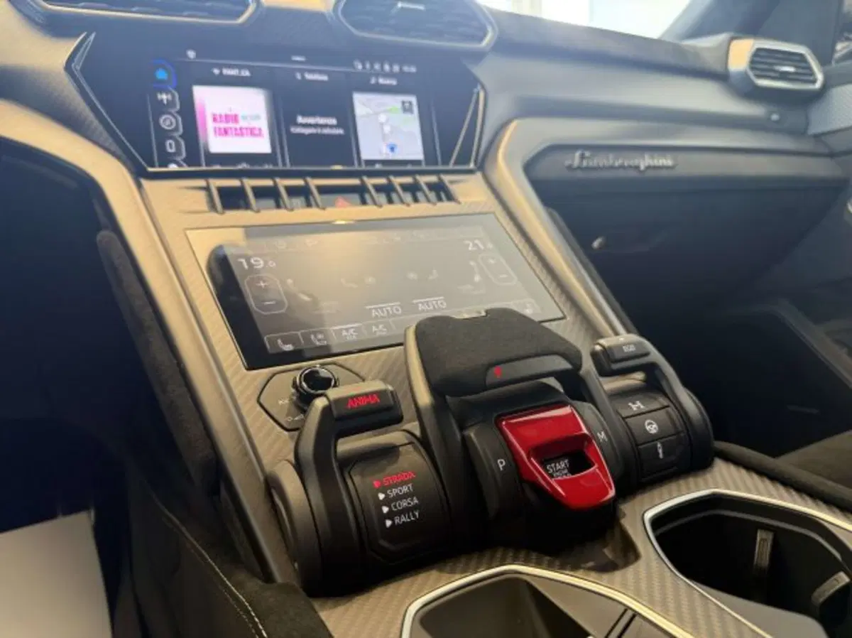 Lamborghini Urus usata a Torino (11)