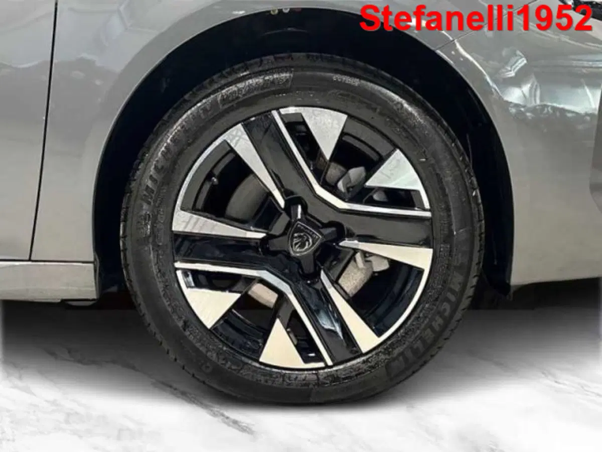 Peugeot 208 nuova a Bologna (8)