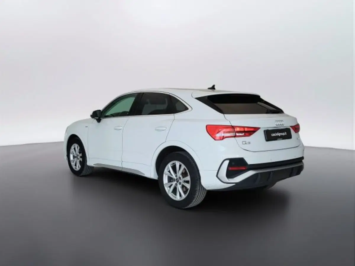 Audi Q3 Sportback usata a Teramo (7)