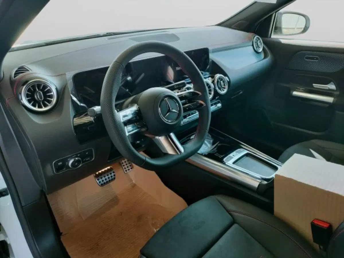 Mercedes-Benz EQA nuova a Teramo (10)