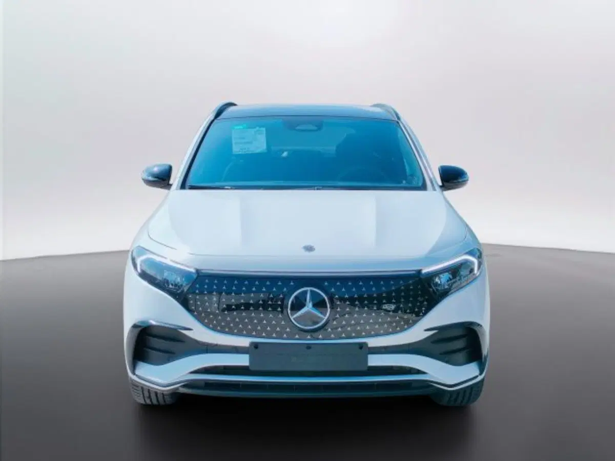 Mercedes-Benz EQA nuova a Teramo (2)