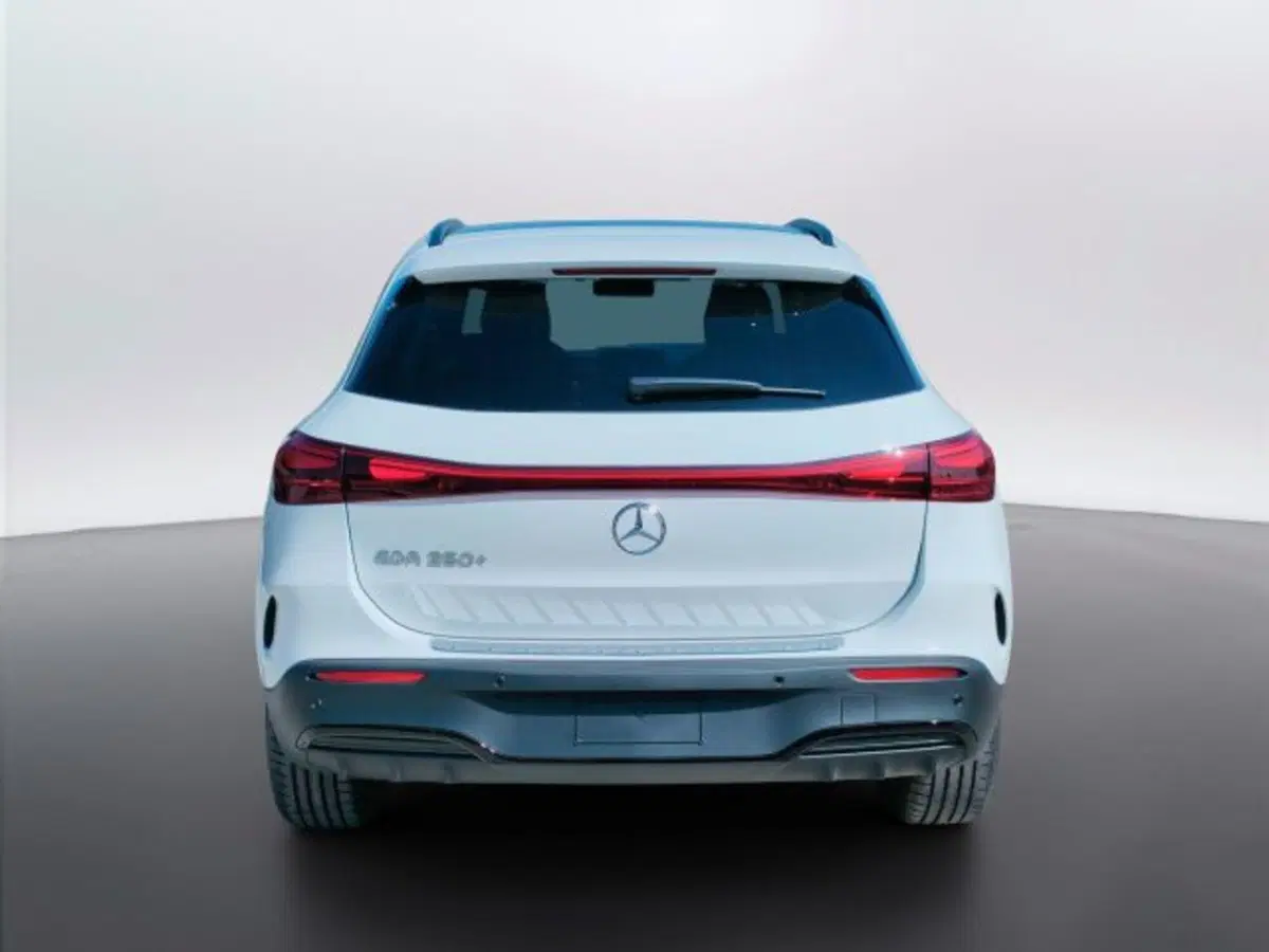 Mercedes-Benz EQA nuova a Teramo (4)