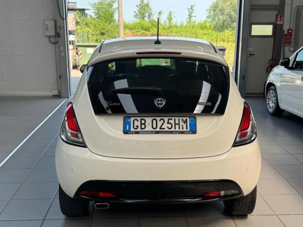 Lancia Ypsilon usata a Vercelli (6)