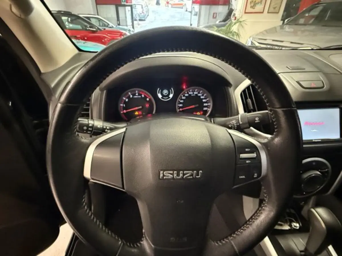 Isuzu D-Max Pick-up usata a Siena (7)
