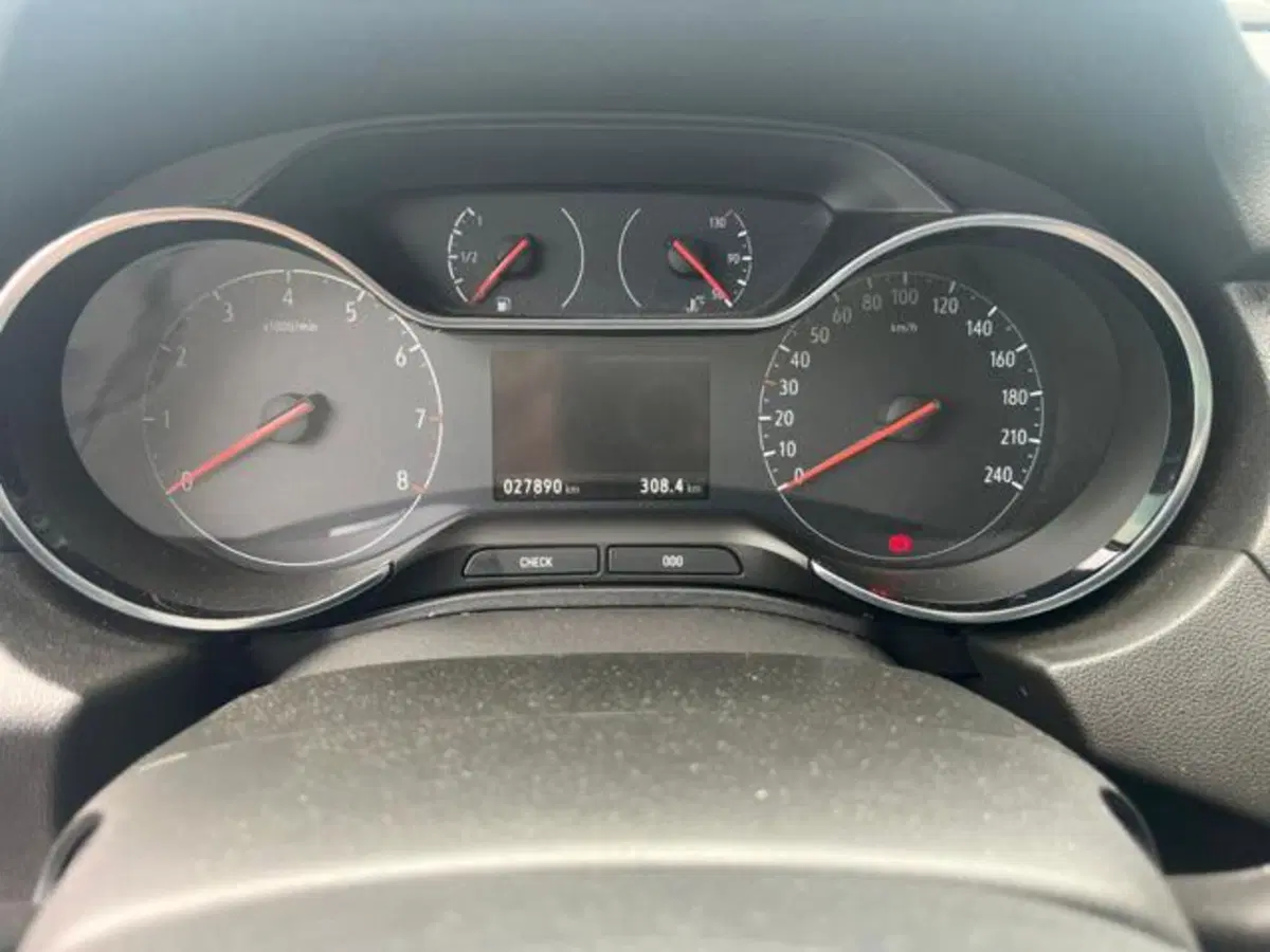 Opel Grandland X usata a Savona (17)