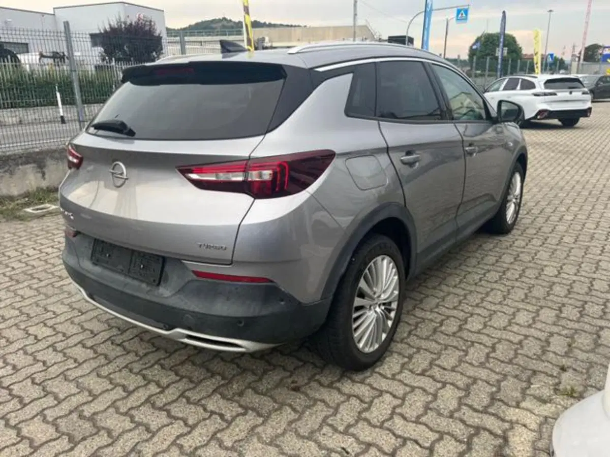 Opel Grandland X usata a Savona (6)