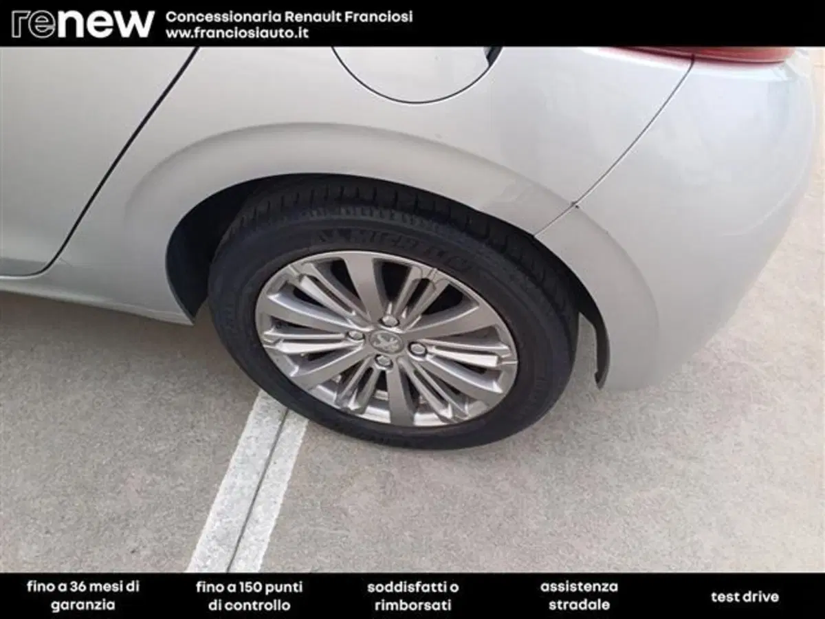 Peugeot 208 usata a Modena (13)