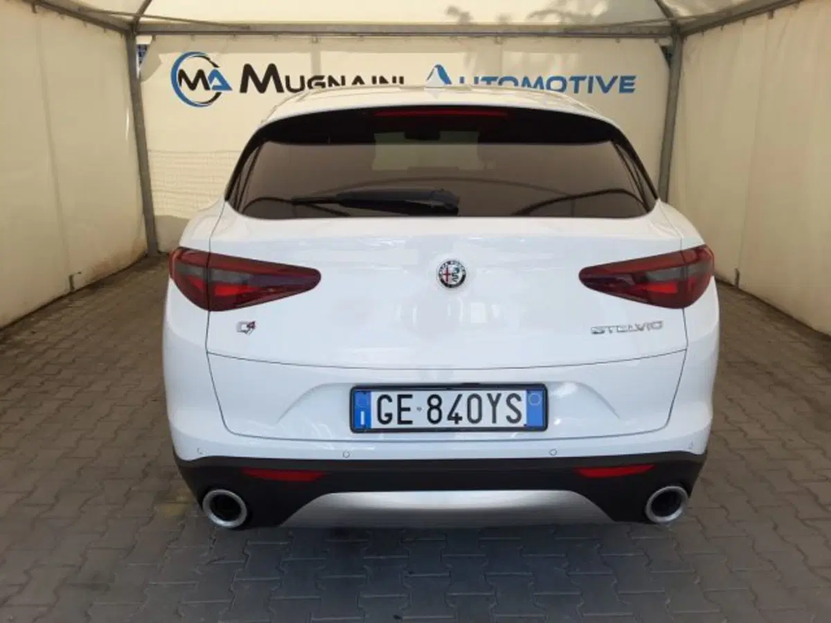Alfa Romeo Stelvio usata a Firenze (12)