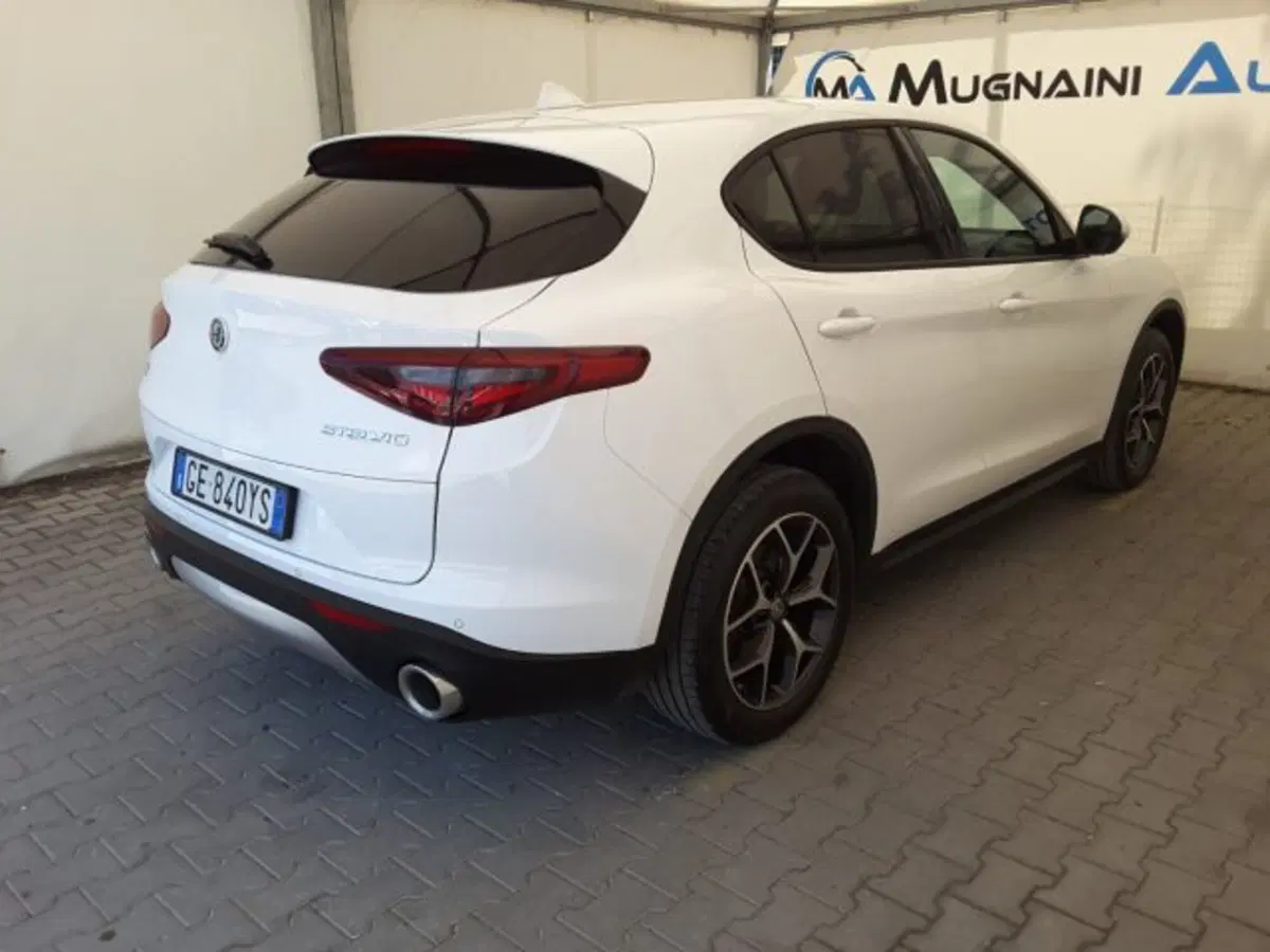Alfa Romeo Stelvio usata a Firenze (13)