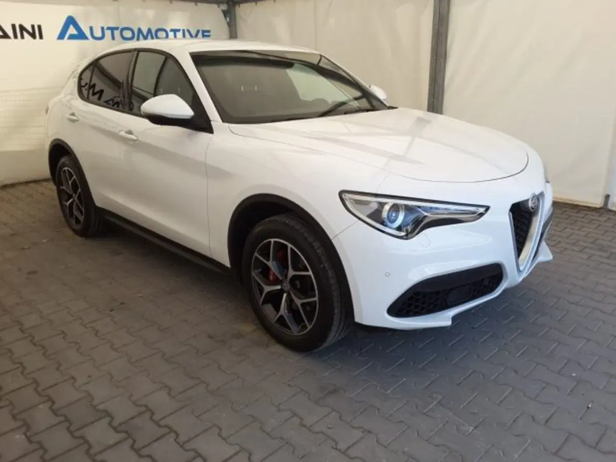 Alfa Romeo Stelvio usata a Firenze (2)