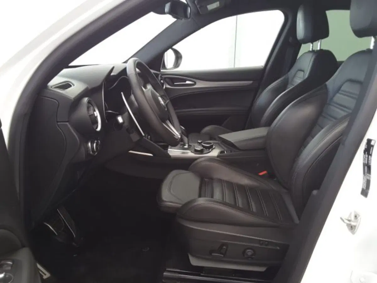 Alfa Romeo Stelvio usata a Firenze (5)