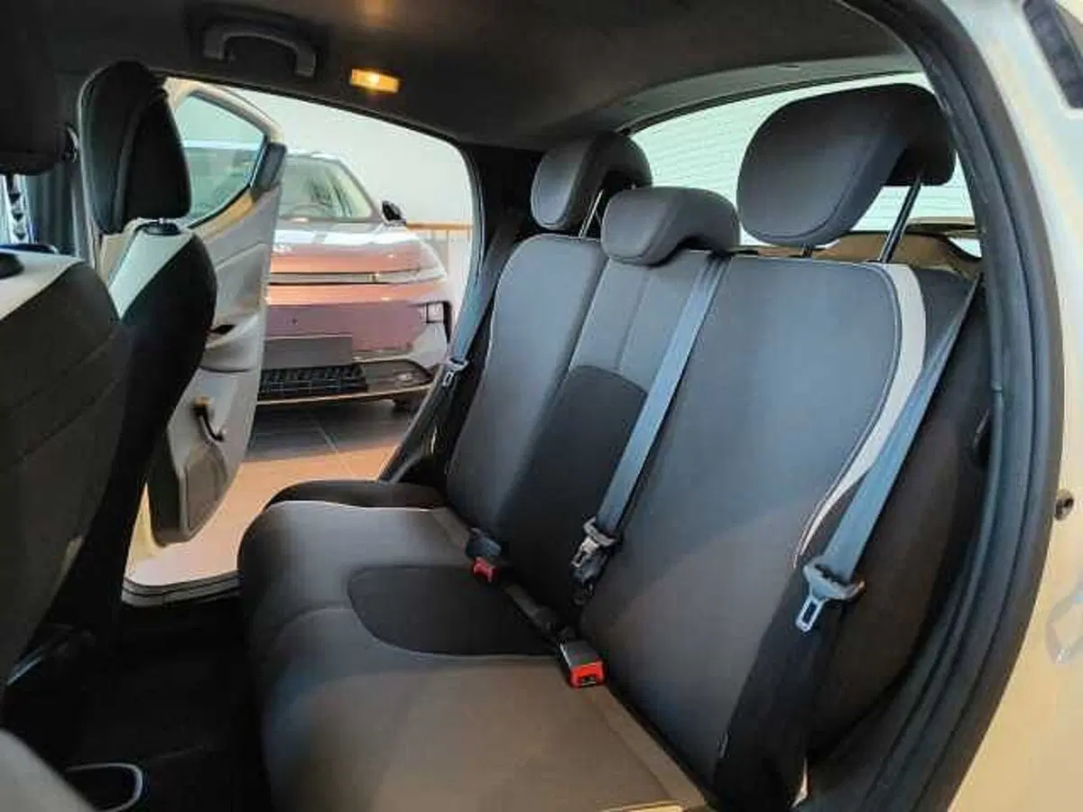 Lancia Ypsilon usata a Forlì-Cesena (12)