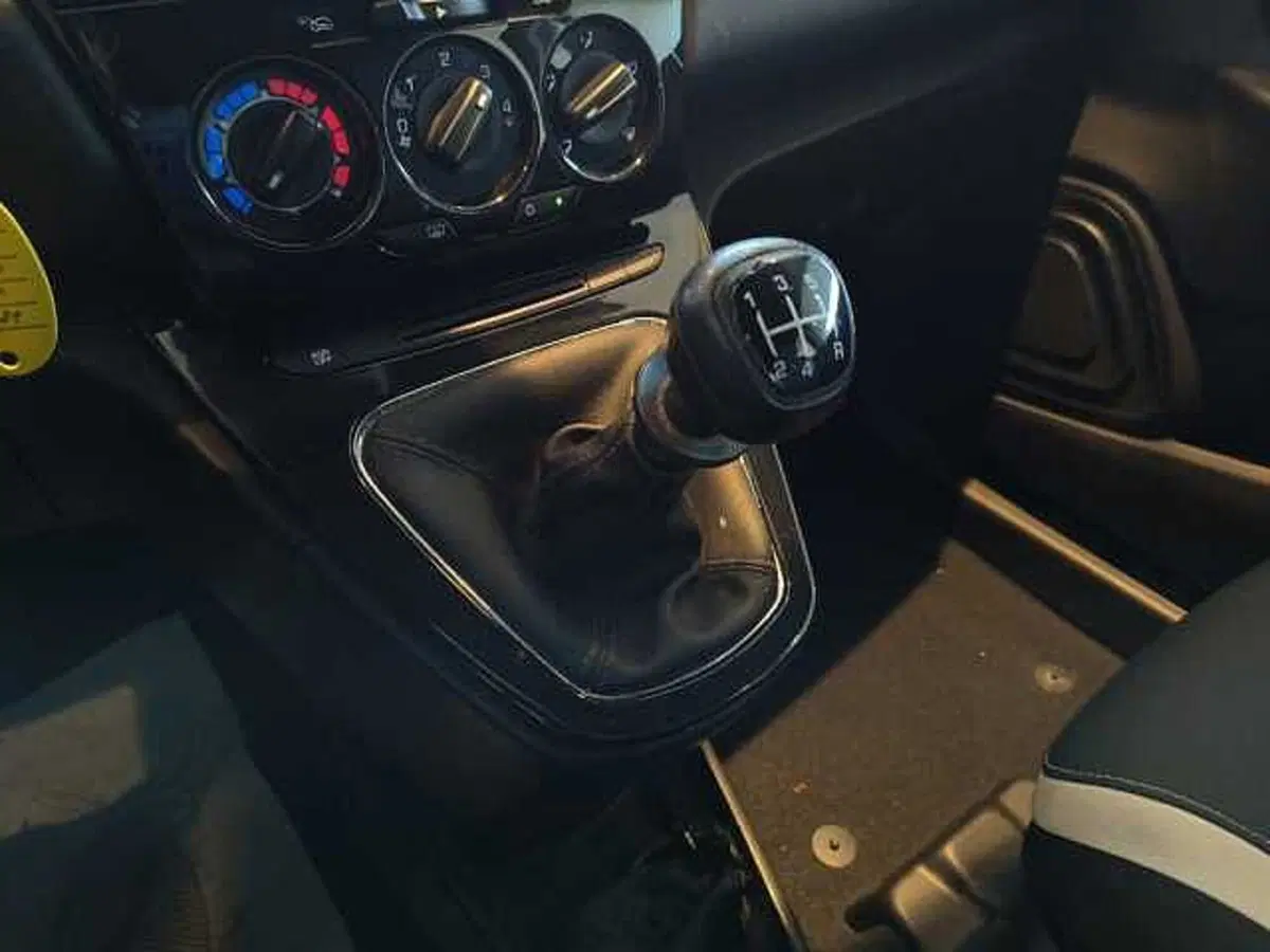 Lancia Ypsilon usata a Forlì-Cesena (17)