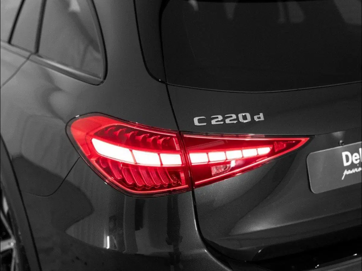 Mercedes-Benz Classe C Station Wagon nuova a Macerata (8)