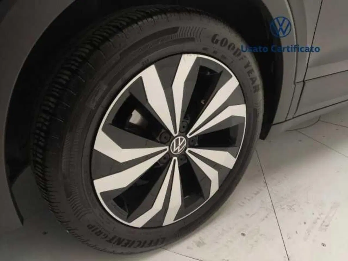 Volkswagen T-Cross usata a Avellino (12)