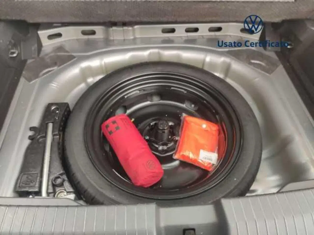 Volkswagen T-Roc usata a Avellino (12)