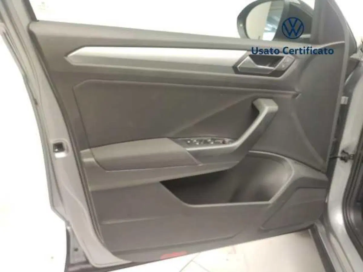 Volkswagen T-Roc usata a Avellino (13)