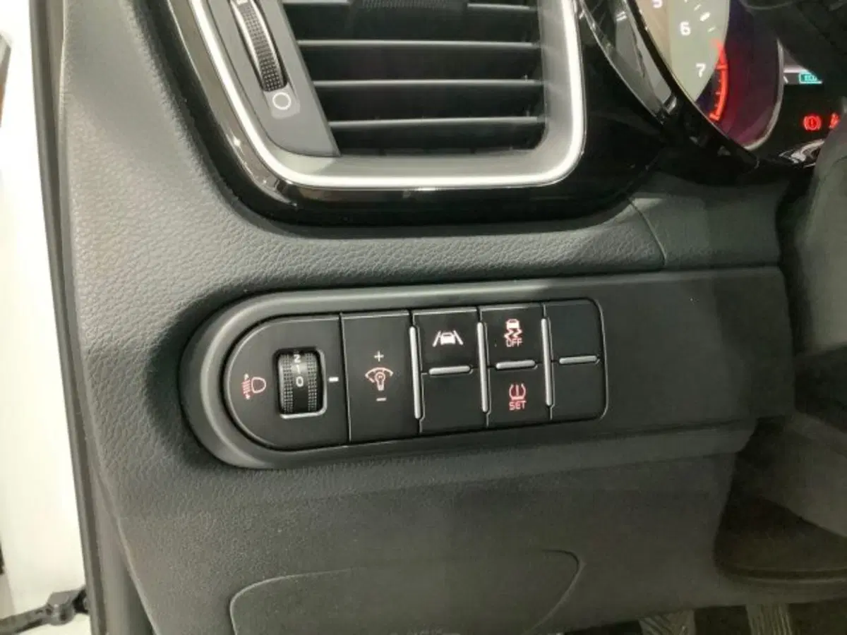 Kia XCeed usata a Catania (19)