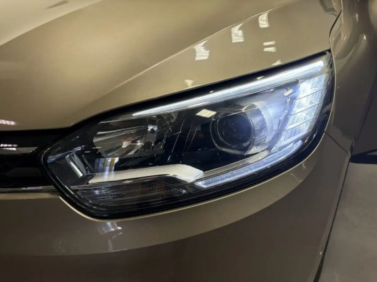 Renault Scenic E-Tech Electric usata a Treviso (12)