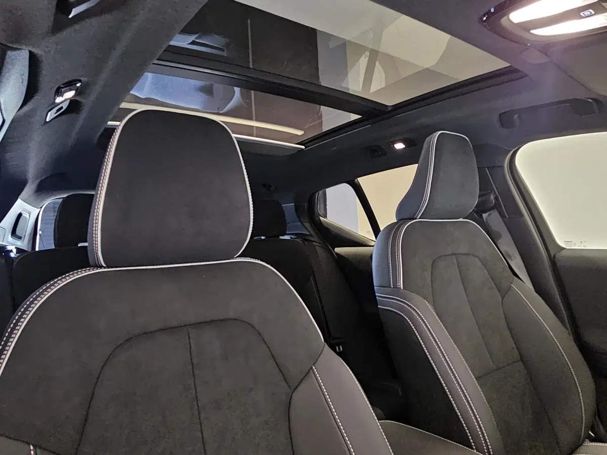Volvo XC40 nuova a Napoli (4)