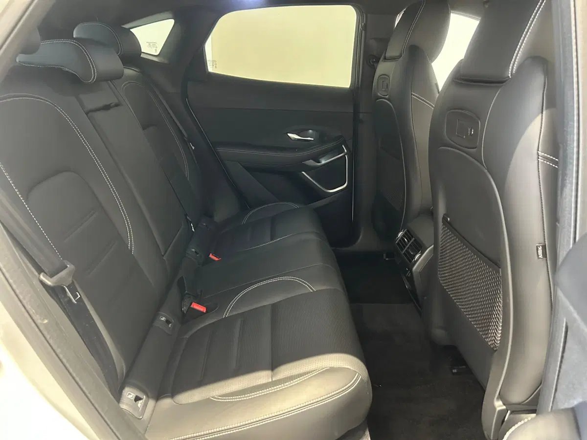 Jaguar E-Pace usata a Napoli (5)