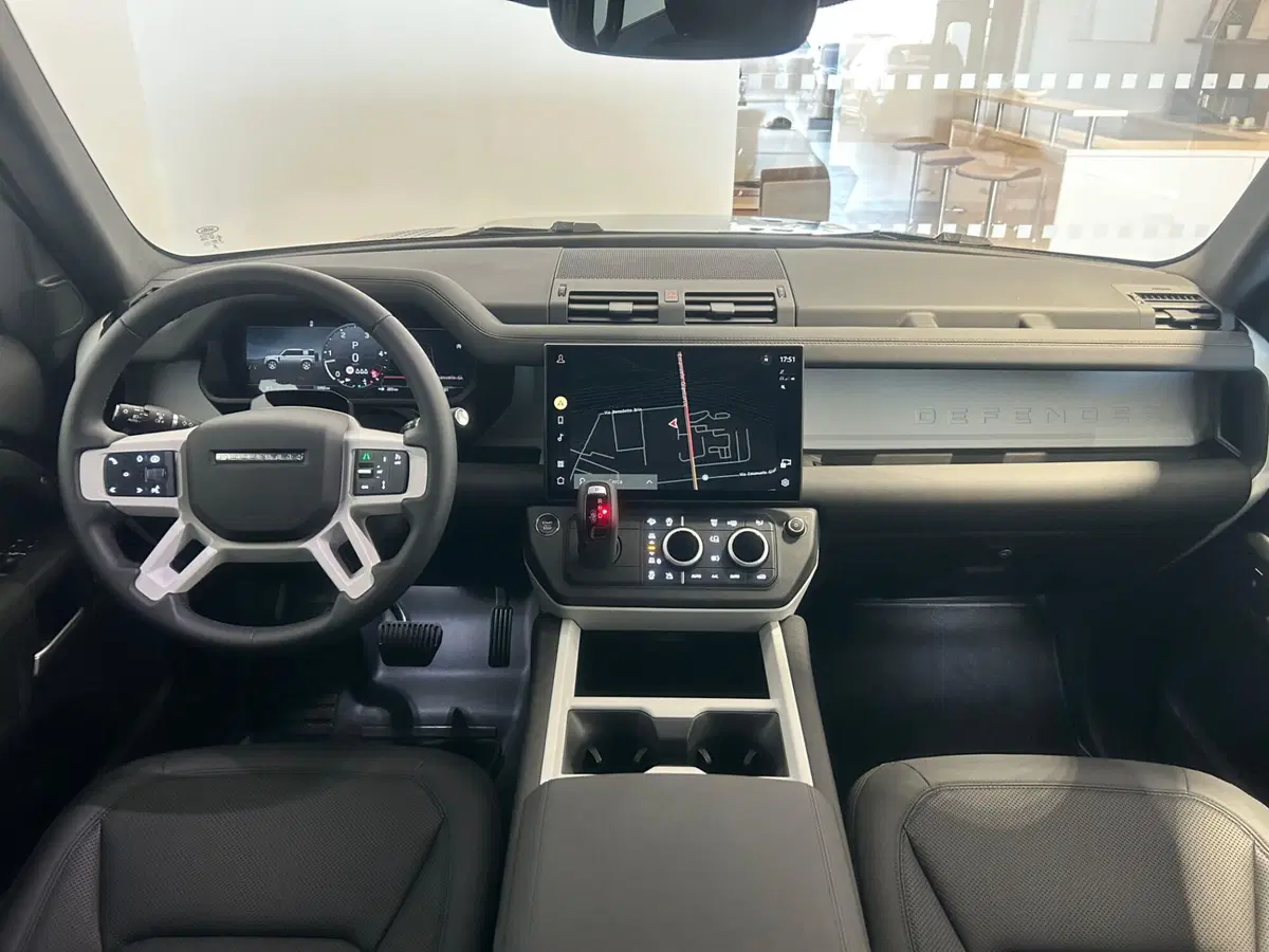 Land Rover Defender usata a Napoli (4)