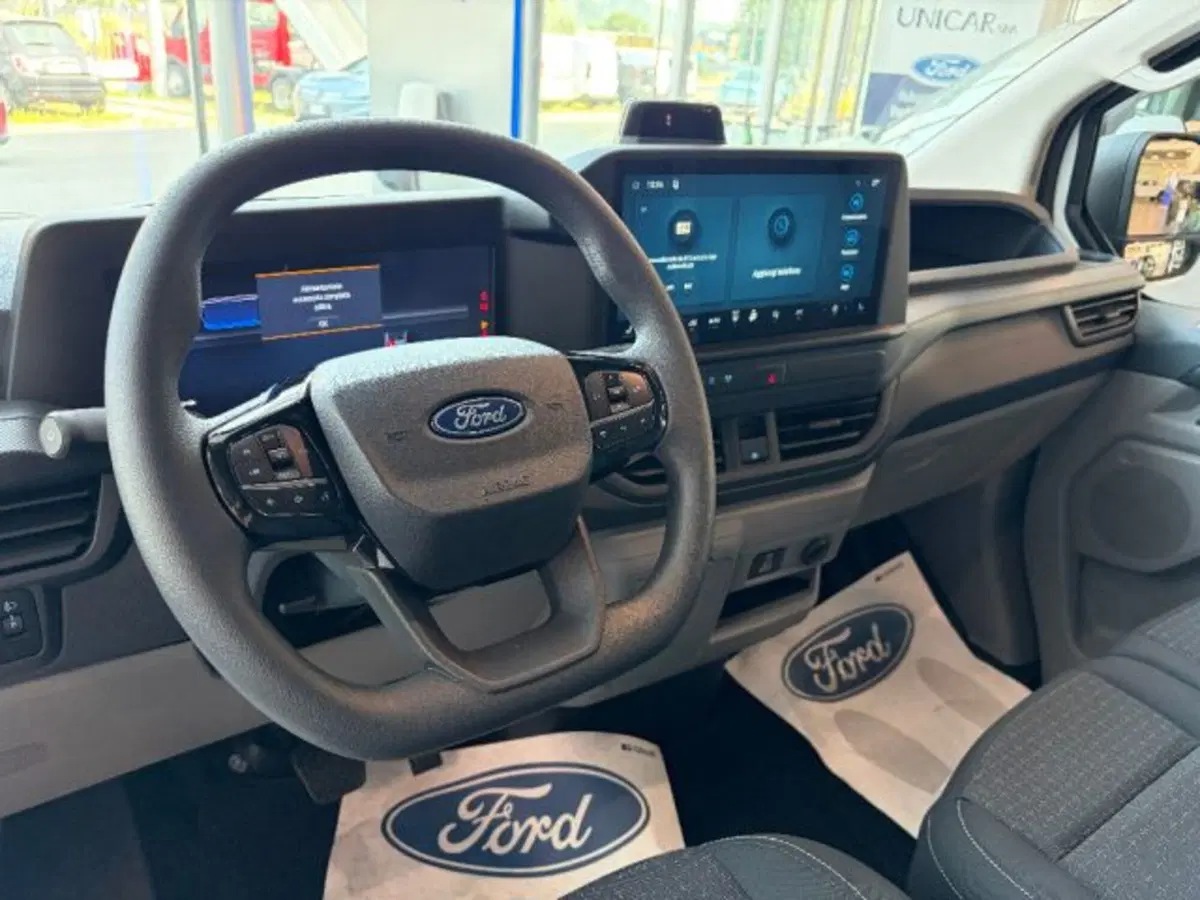 Ford Transit Custom Furgone nuova a Cuneo (10)