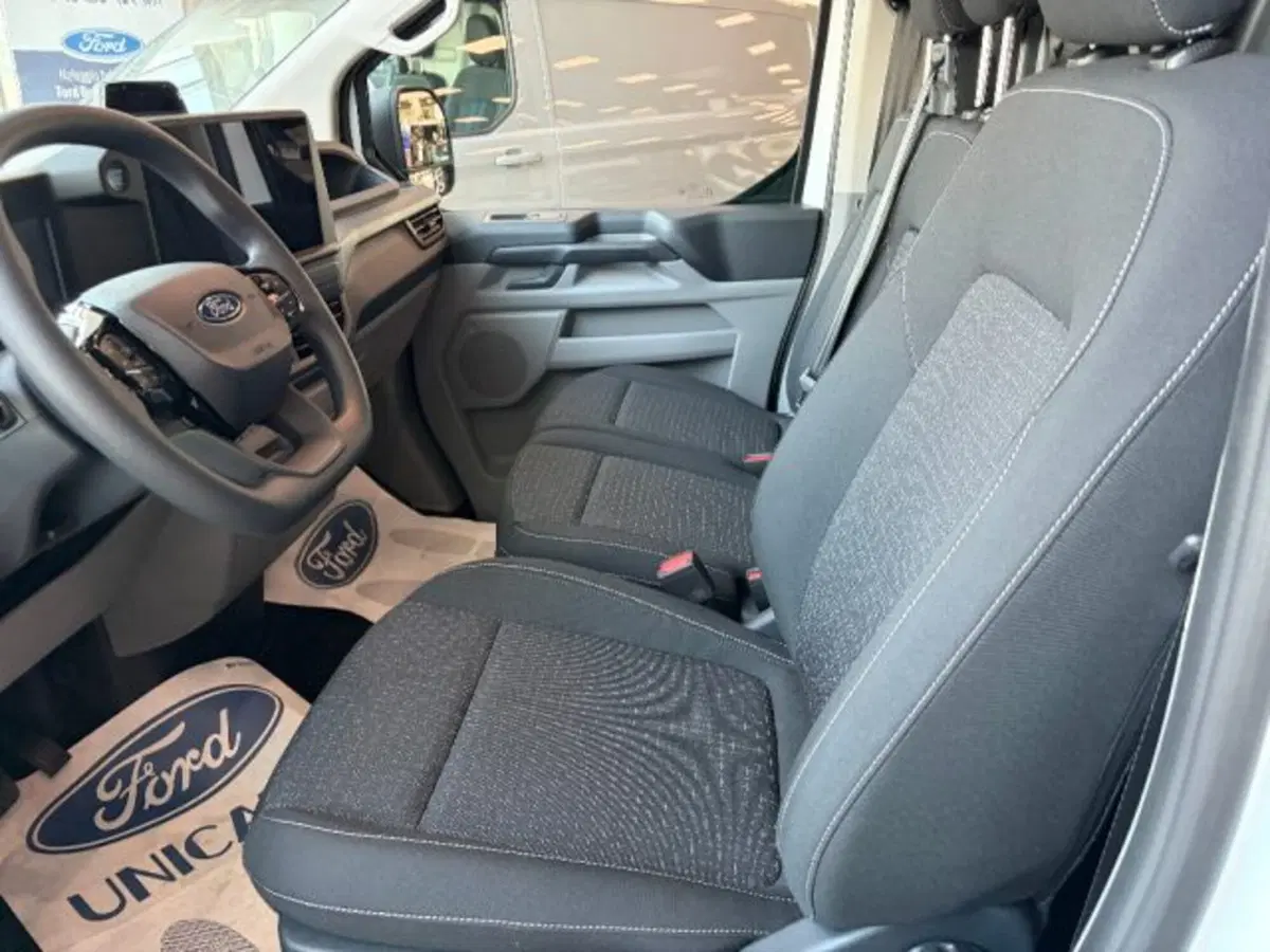 Ford Transit Custom Furgone nuova a Cuneo (11)