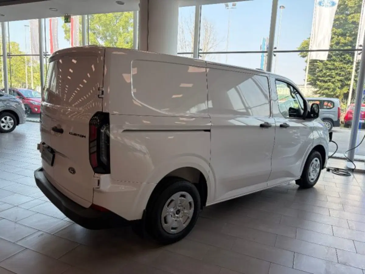 Ford Transit Custom Furgone nuova a Cuneo (4)