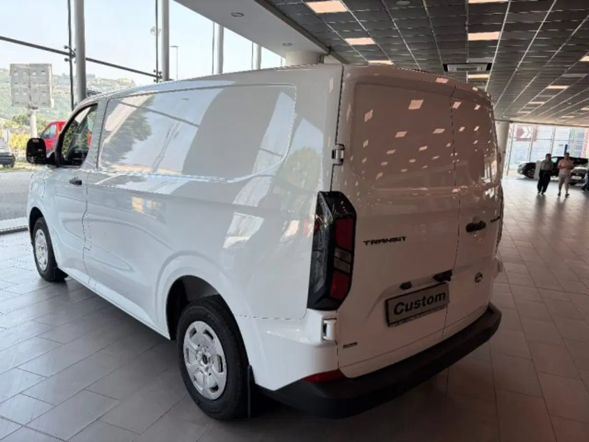 Ford Transit Custom Furgone nuova a Cuneo (5)