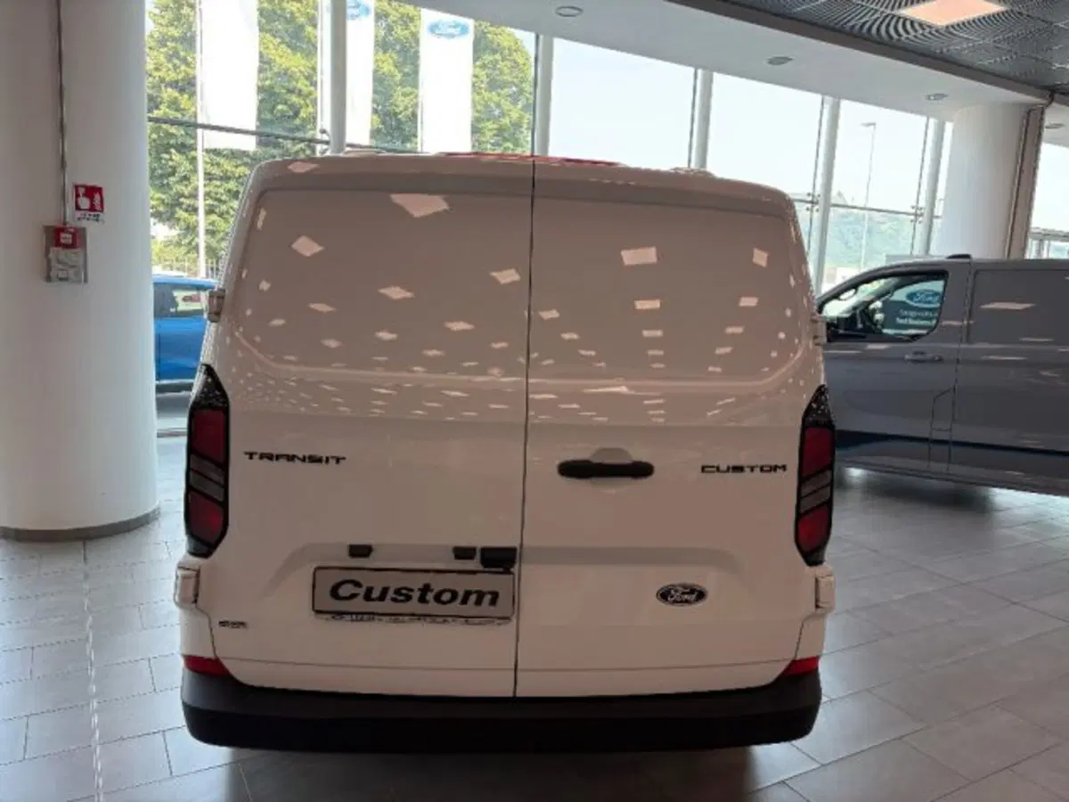 Ford Transit Custom Furgone nuova a Cuneo (6)