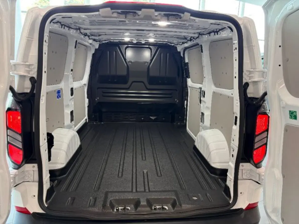 Ford Transit Custom Furgone nuova a Cuneo (7)