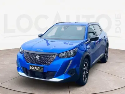 Peugeot 2008 PureTech 130 S&amp;S Allure Pack del 2023 usata a Torino