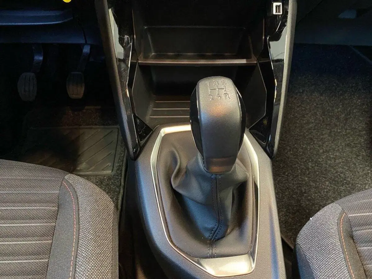Peugeot 208 usata a Torino (11)