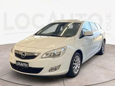 Opel Astra Station Wagon 1.4 Turbo 140CV Sports aut. Cosmo del 2011 usata a Torino