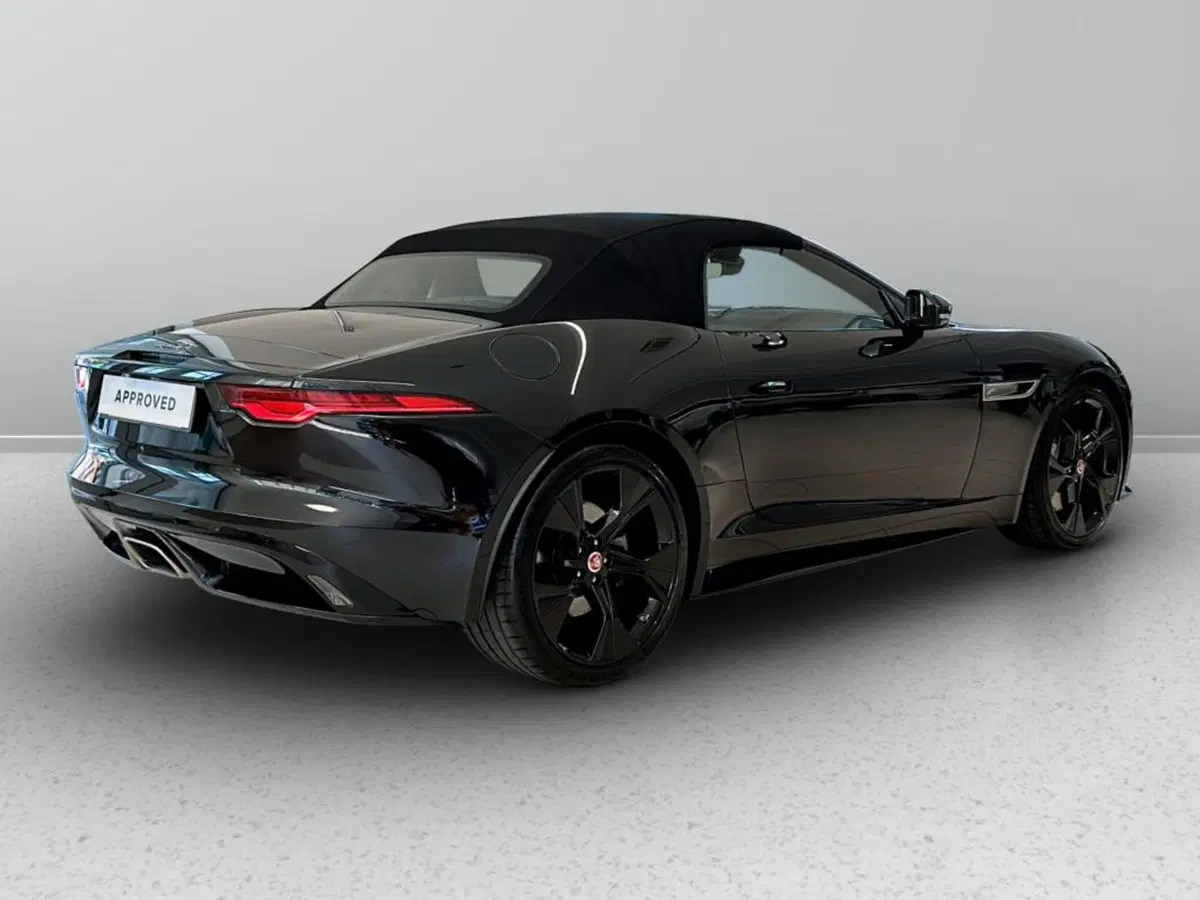 Jaguar F-Type Cabrio usata a Varese (13)